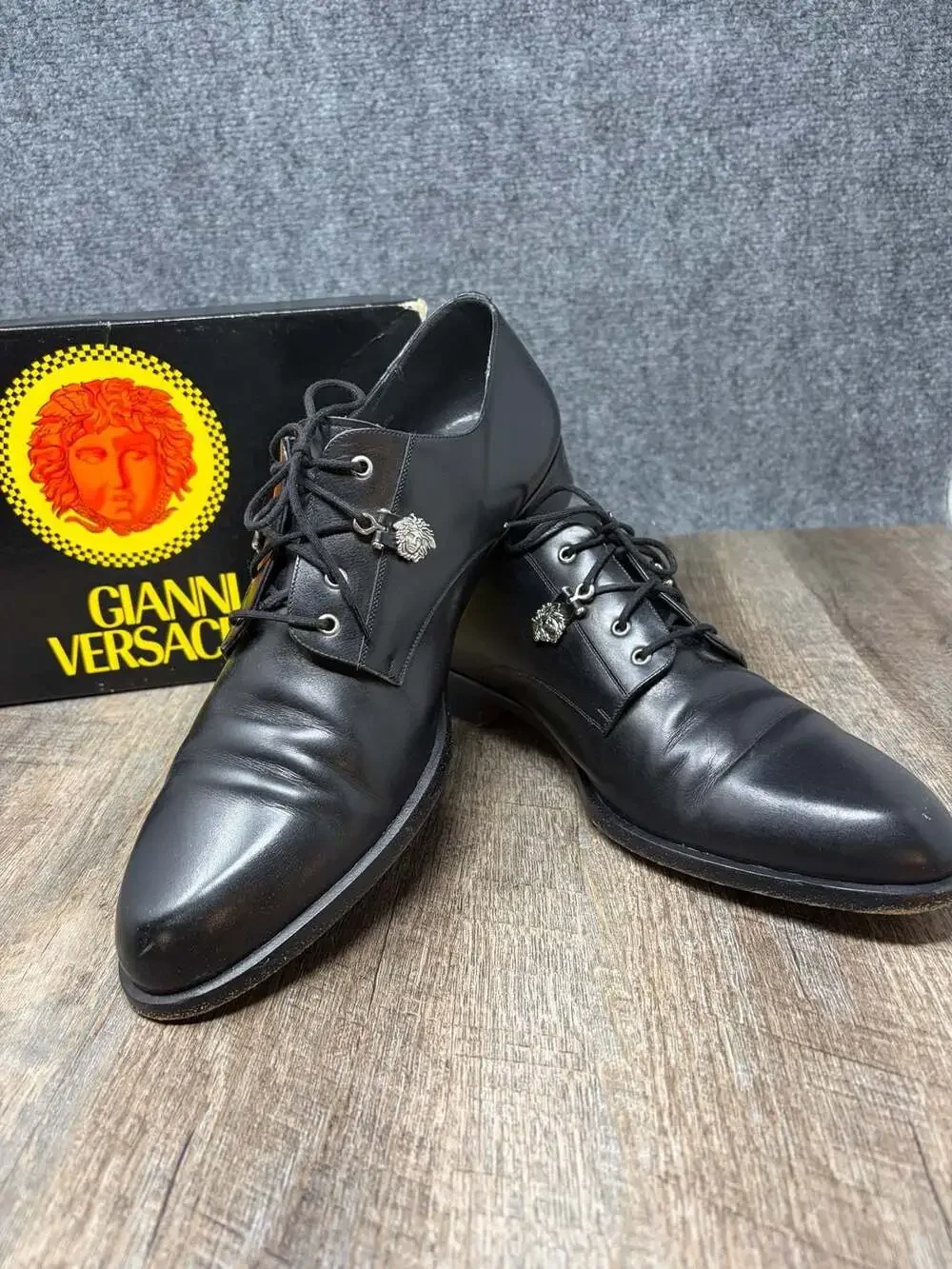 Vintage Gianni Versace Black Leather lace up Medusa Head Derby Shoes size 9.5